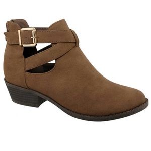 Top Moda Brown Criss-Cross Judy Ankle Boot Size 8.5